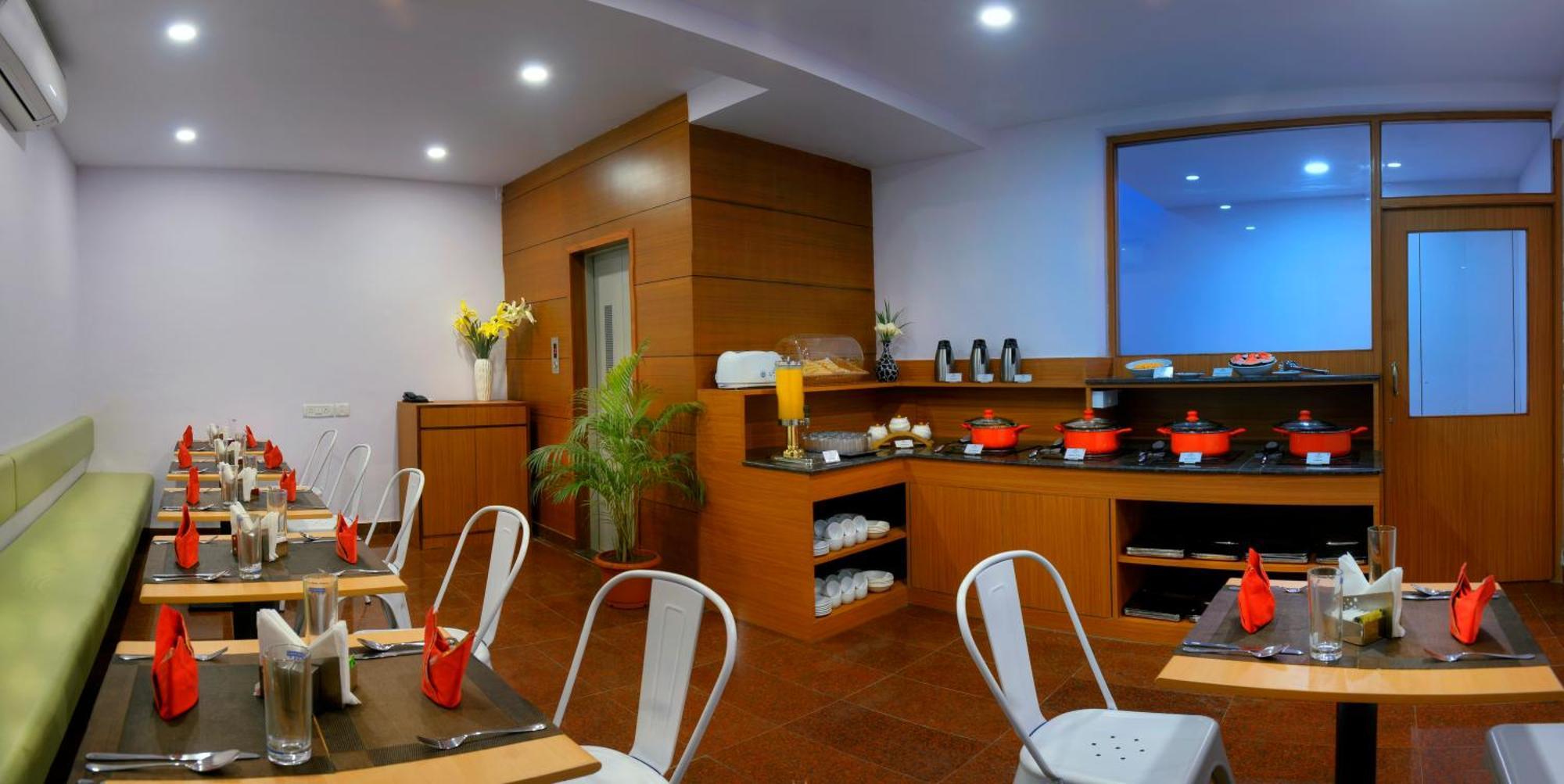Treehouse Neptune Inn Panaji Luaran gambar