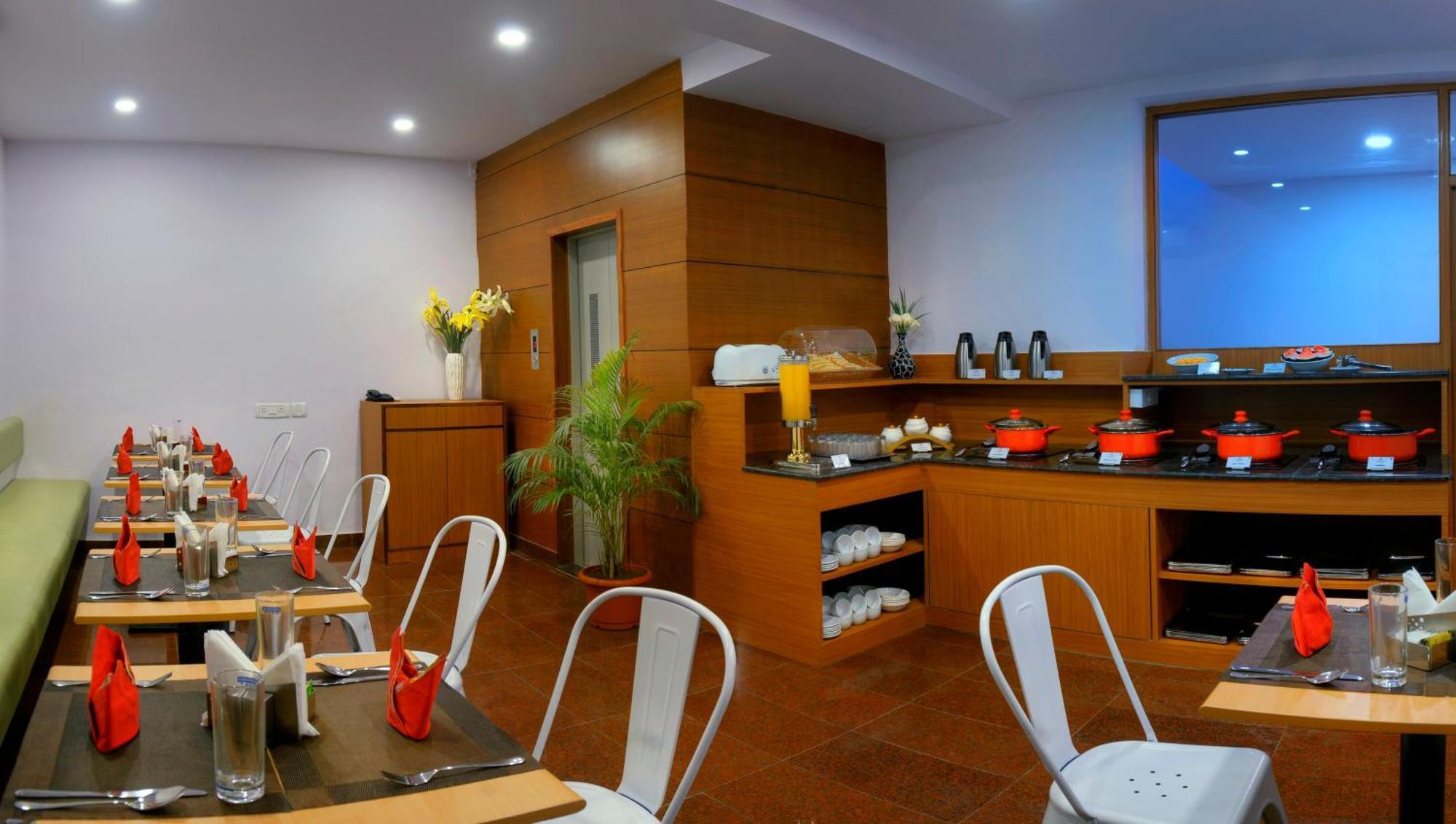 Treehouse Neptune Inn Panaji Luaran gambar