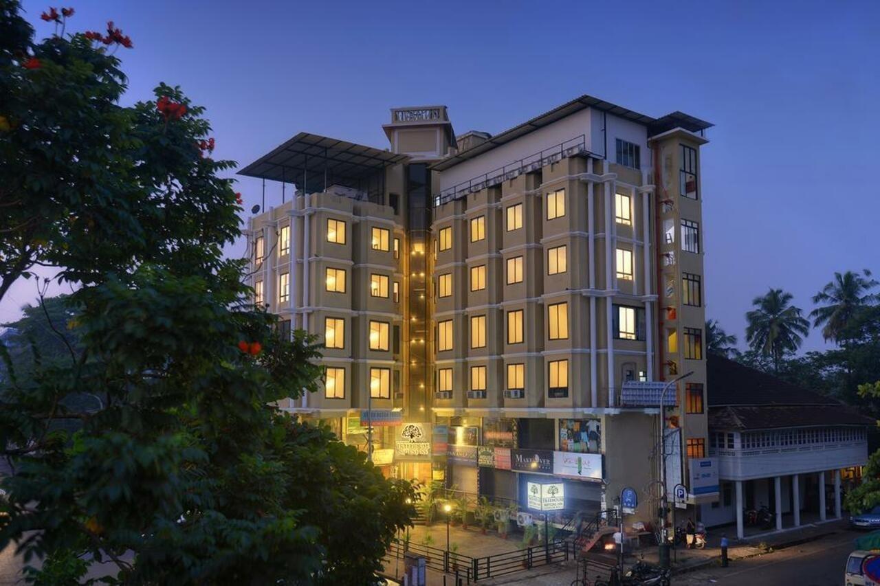 Treehouse Neptune Inn Panaji Luaran gambar